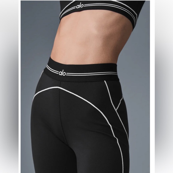 ALO Yoga Black Leggings with White Accents - Picture 4 of 9